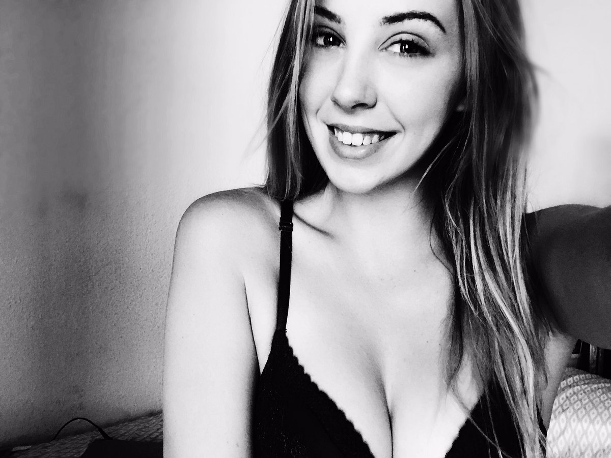 [Image: TheChloeScott_7.jpg]