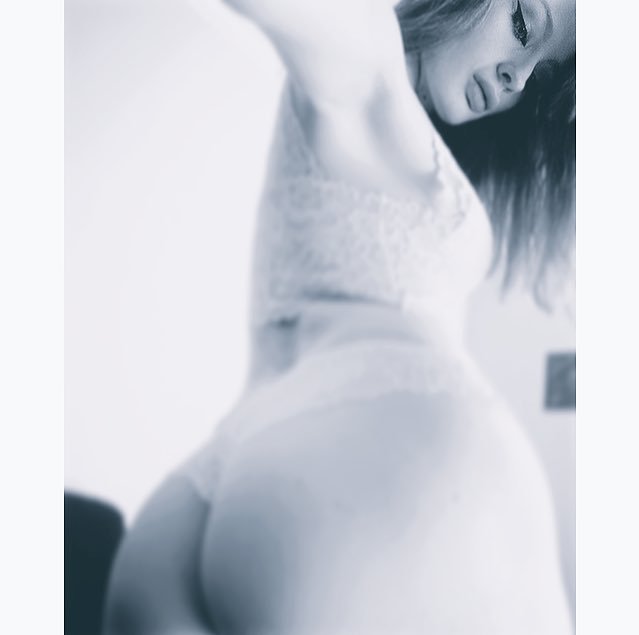 [Image: Violet-Monroe-topless-naked-nude_1.jpg]