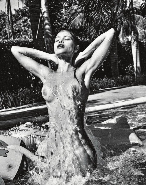 [Image: Yara-Khmidan-topless-naked-nude_29.jpg]