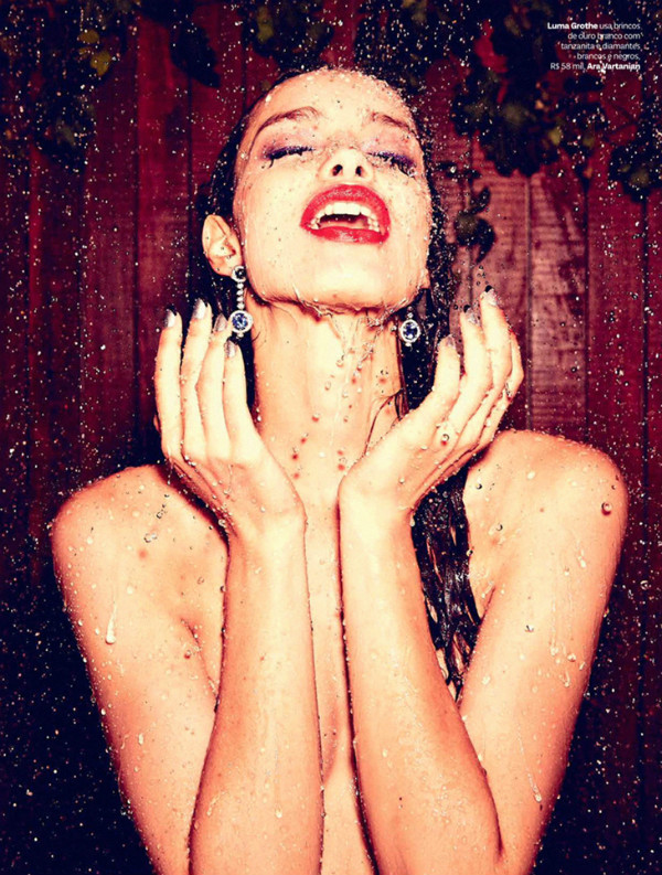 [Image: akLuma-Grothe-Topless-Naked-Nude.jpg]