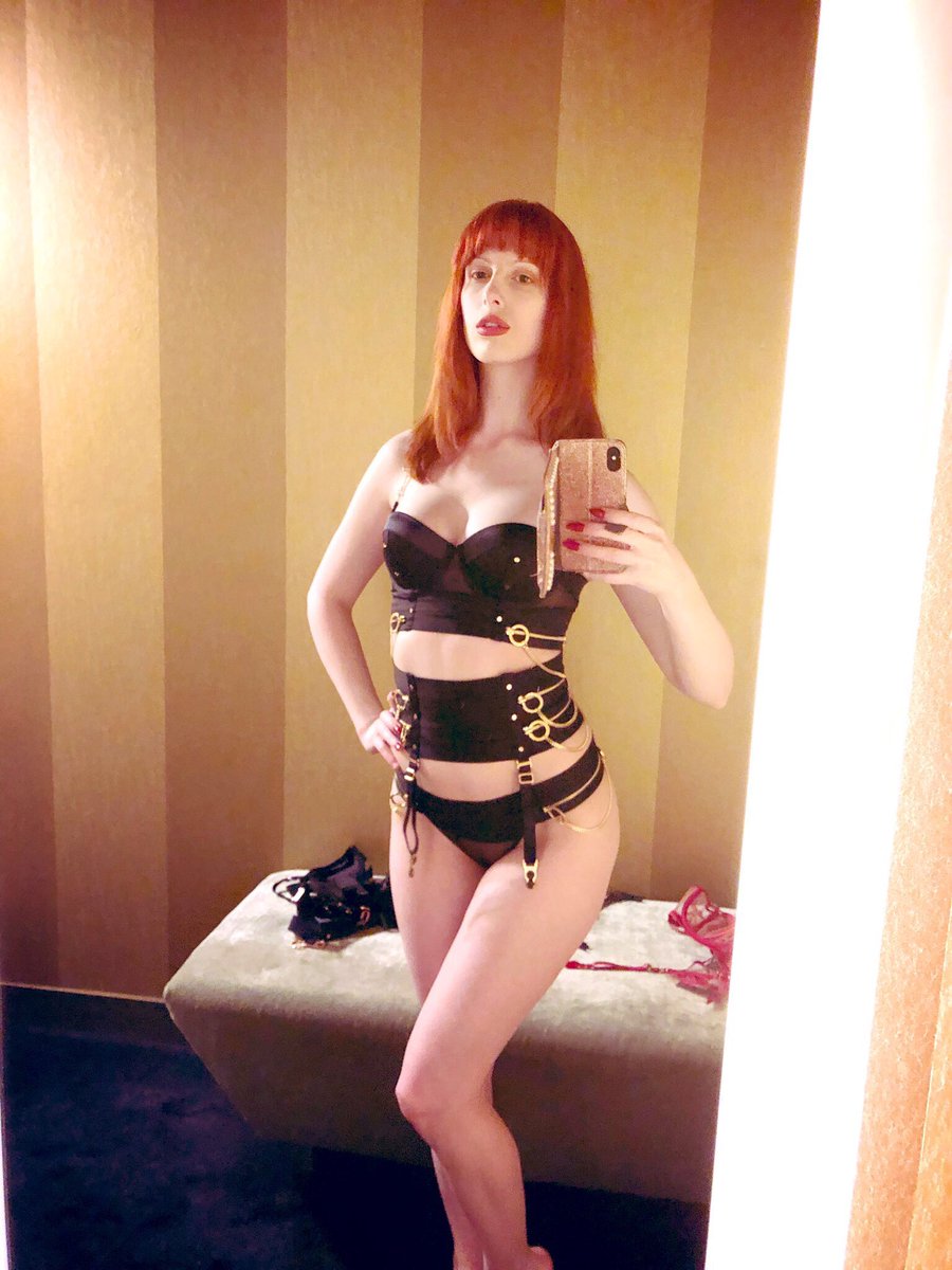 [Image: alexharpermodel_19.jpg]