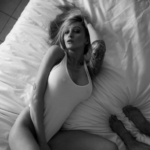 [Image: alyssa-barbara-topless-naked-nude_19.jpg]