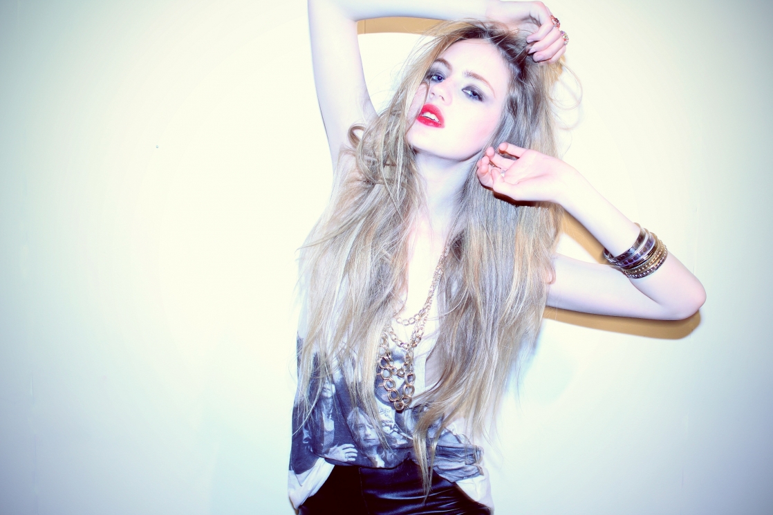 [Image: brynja-jonbjarnardottir-topless-naked-nude_18.jpg]