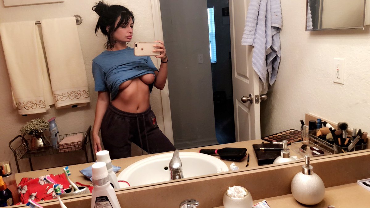 [Image: bshuzie_3.jpg]