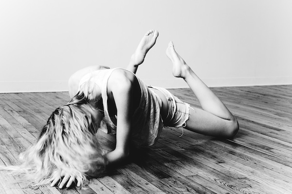 [Image: cora-keegan-topless-naked-nude_15.jpg]