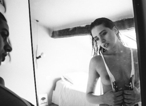 [Image: debora-omassi-topless-naked-nude_10.jpg]