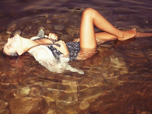 [Image: debora-omassi-topless-naked-nude_5.jpg]