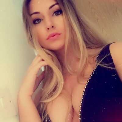 [Image: ellehunter17.jpeg]