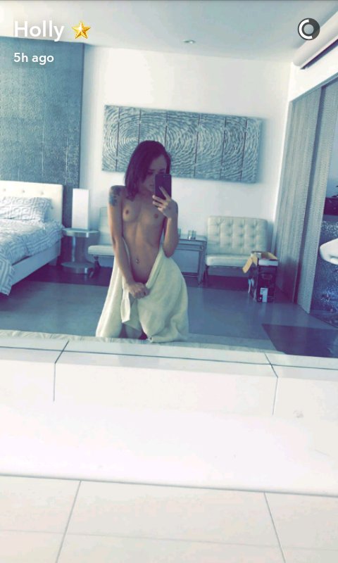 [Image: hollyhendrix__3.jpg]