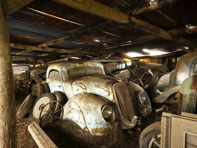 [Image: huge-french-barn-find_1.jpg]