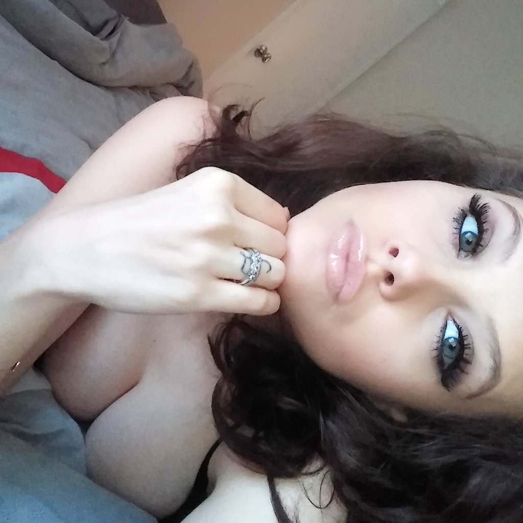 [Image: ianaLittle_1.jpg]