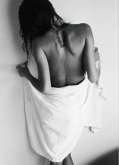 [Image: isabeli-fontana-topless-naked-nude_22.jpg]