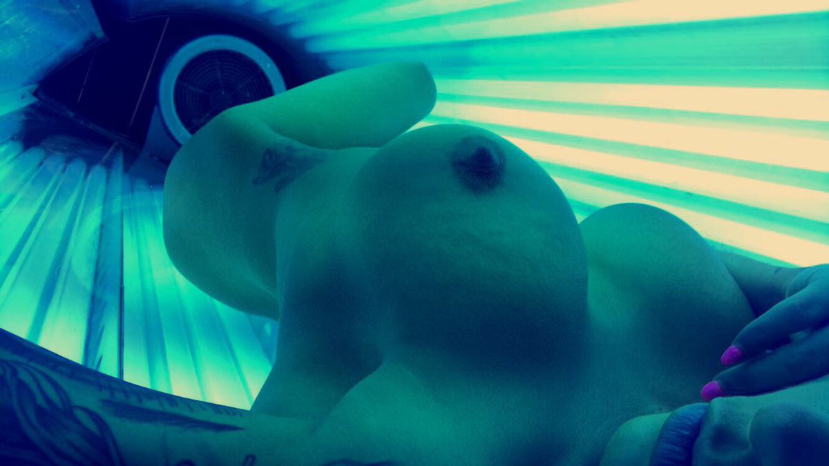 [Image: kayleighwanles1_18.jpg]