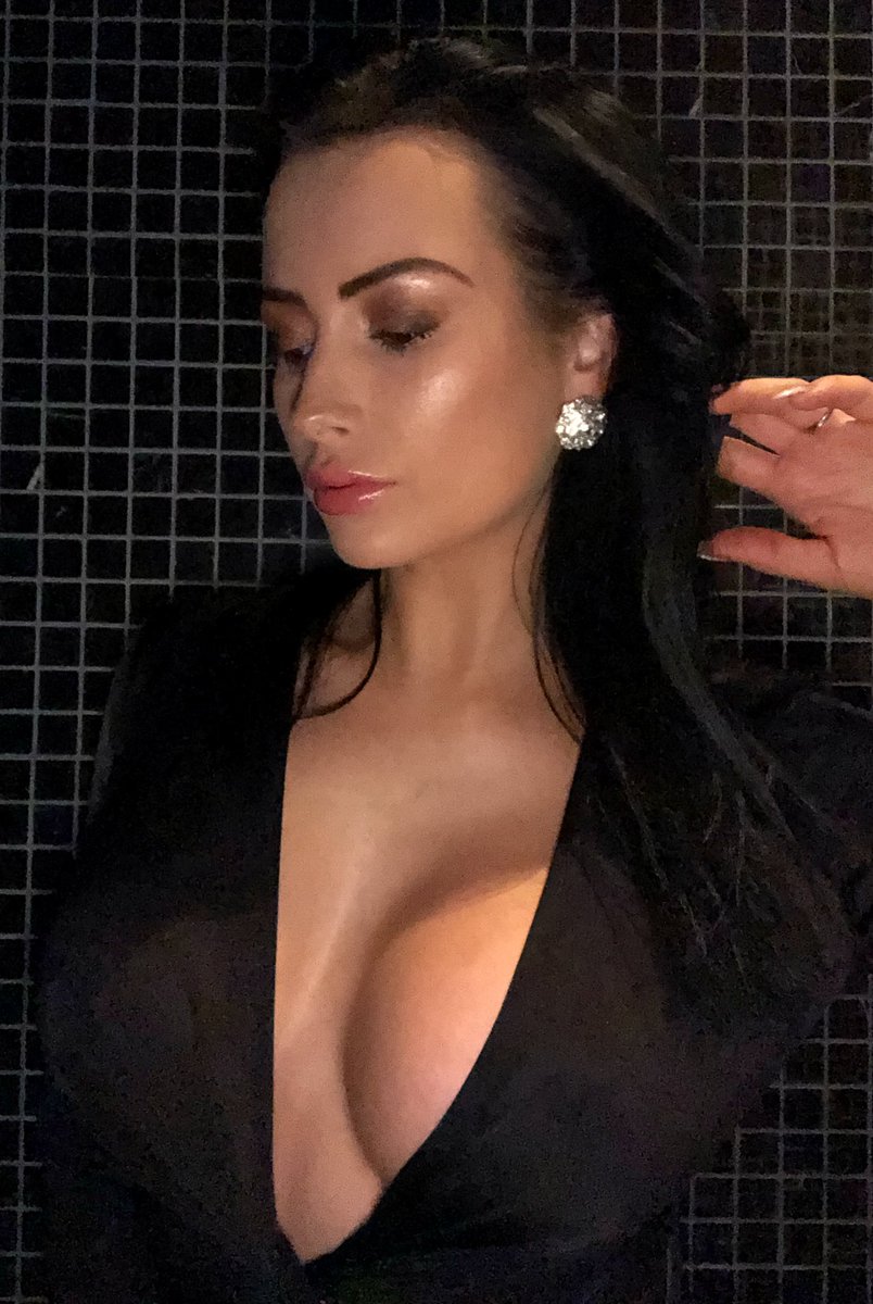 [Image: kellismithmodel_5.jpg]