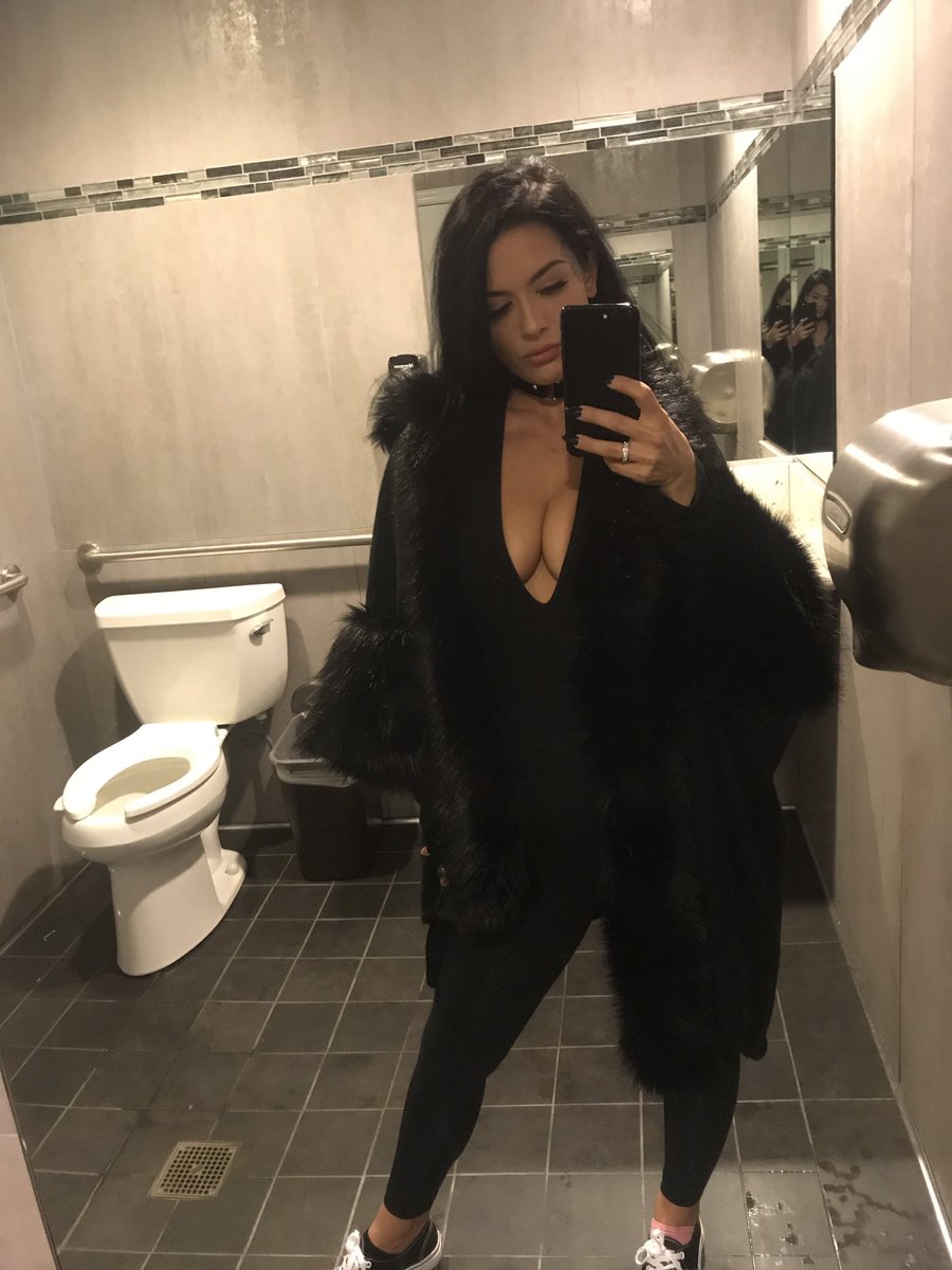 [Image: kj_fetishmodel_1.jpg]