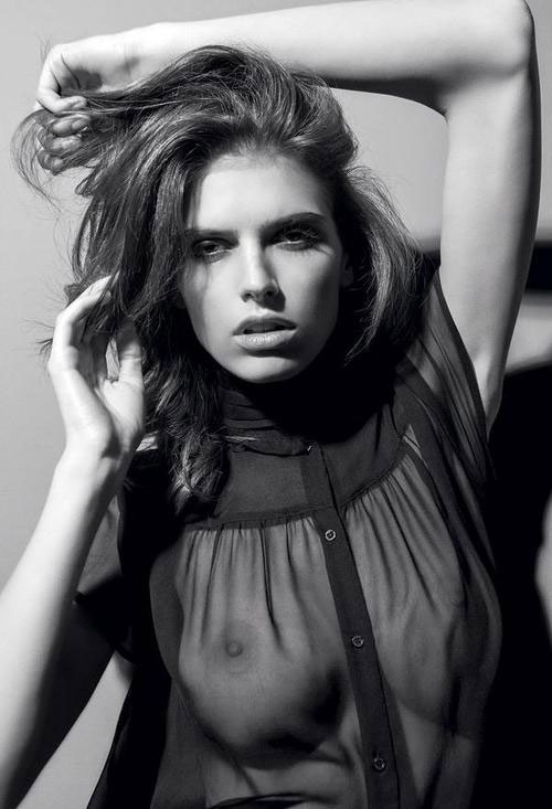 [Image: oeDasha-Malygina-Topless-Naked-Nude.jpg]