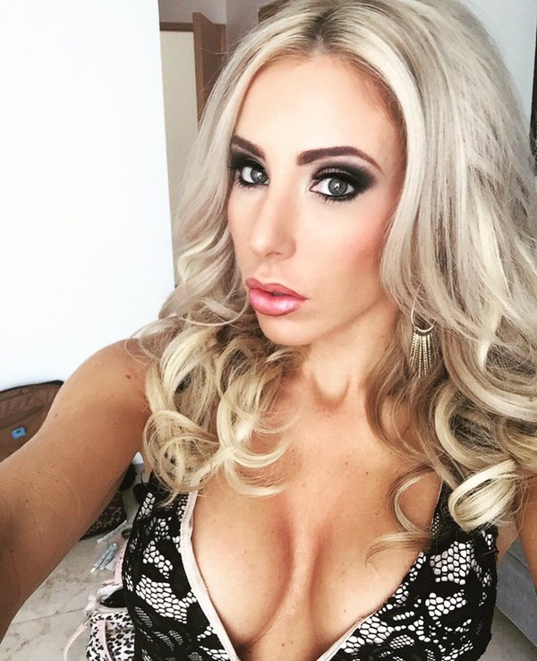 [Image: playmateelsa_5.jpg]