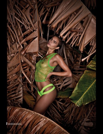 [Image: rayne-ivanushka-topless-naked-nude.jpg]