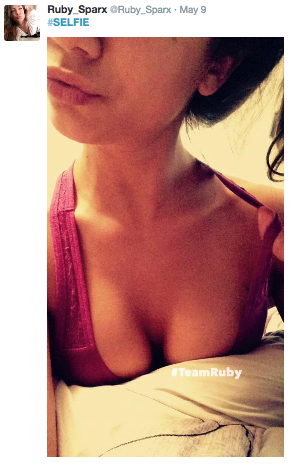 [Image: sexy-selfies-12-may_23.png]