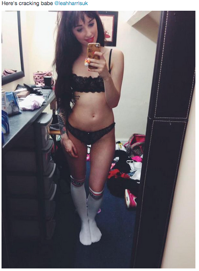 [Image: sexy-selfies-24-march_23.png]