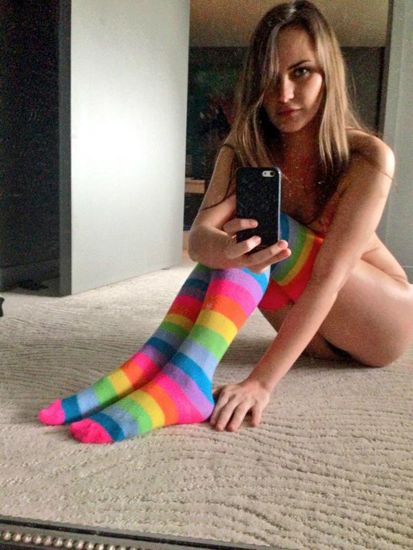 [Image: sexy-selfies-30-jan_34.jpg]