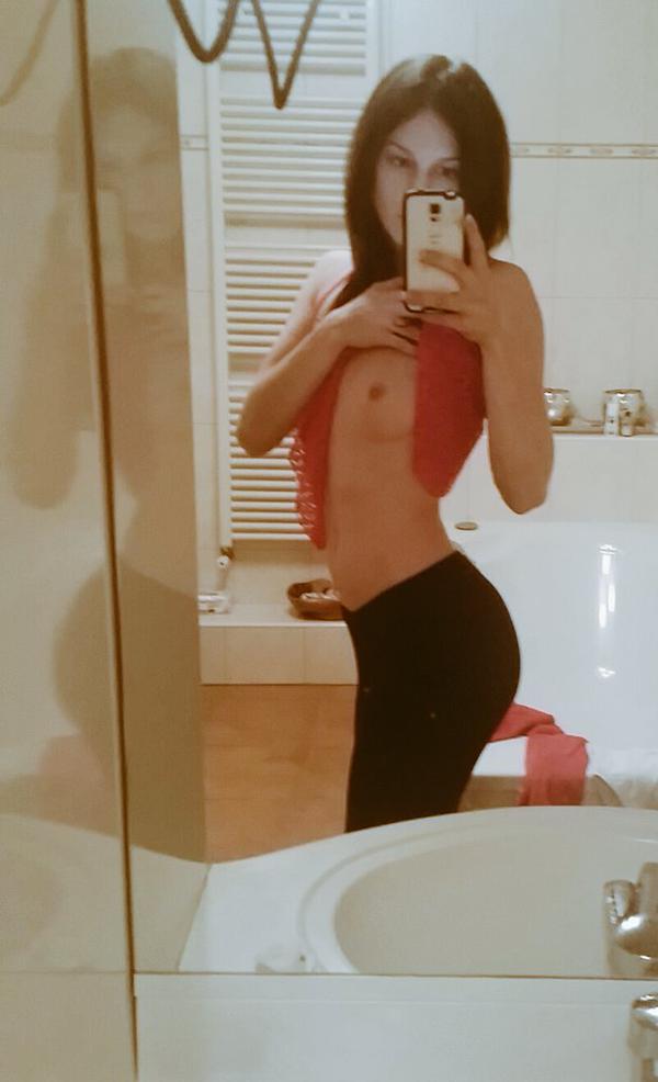 [Image: sexyjalyn18_1.jpg]