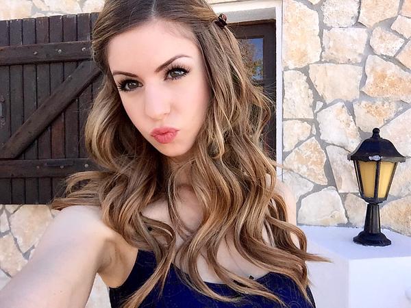 [Image: sexystellax_2.jpg]