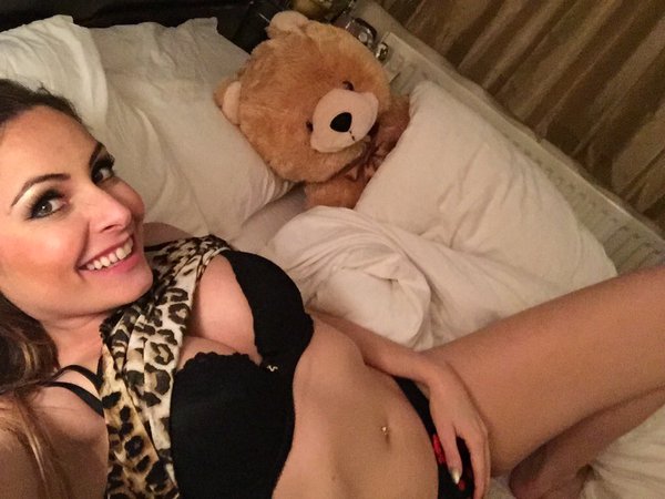 [Image: sophiadelane1_2.jpg]