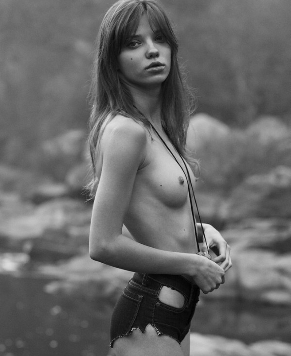 [Image: svetlana-cluck-topless-naked-nude_19.jpg]