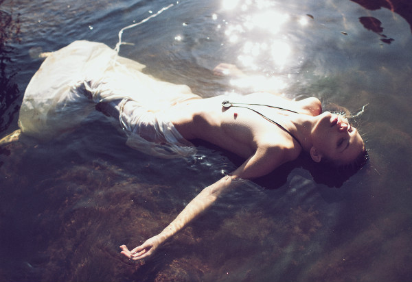 [Image: svetlana-cluck-topless-naked-nude_25.jpg]