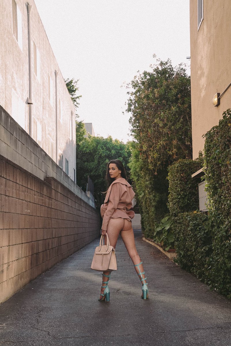 [Image: xoGeorgiaJones_4.jpg]