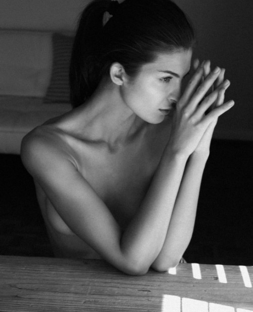 [Image: yaya-kosikova-topless-naked-nude_18.jpg]