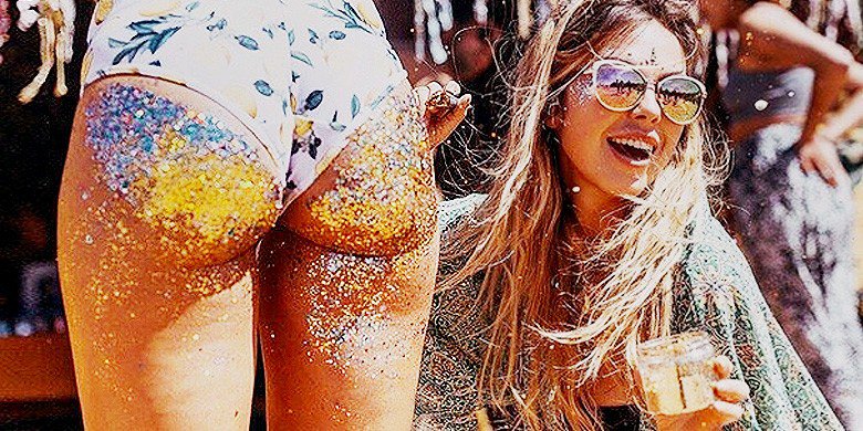 [Image: Butt-Glitter-Is-The-Hottest-New-Trend-On...80x390.jpg]