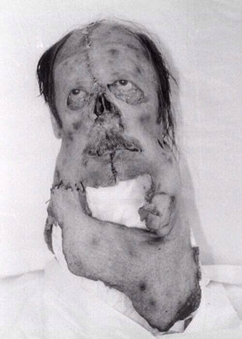 [Image: creepy3.jpg]